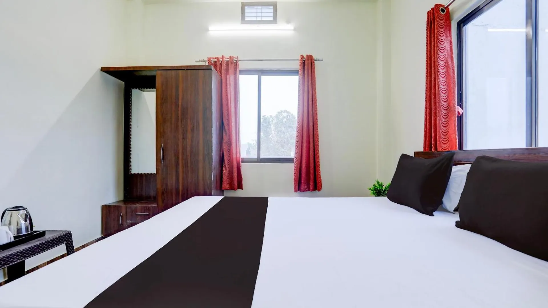 ***  Hotel O Harsh Palace Guest House Benares India