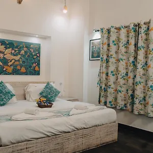 Bed & Breakfast Safarnama - A Boutique