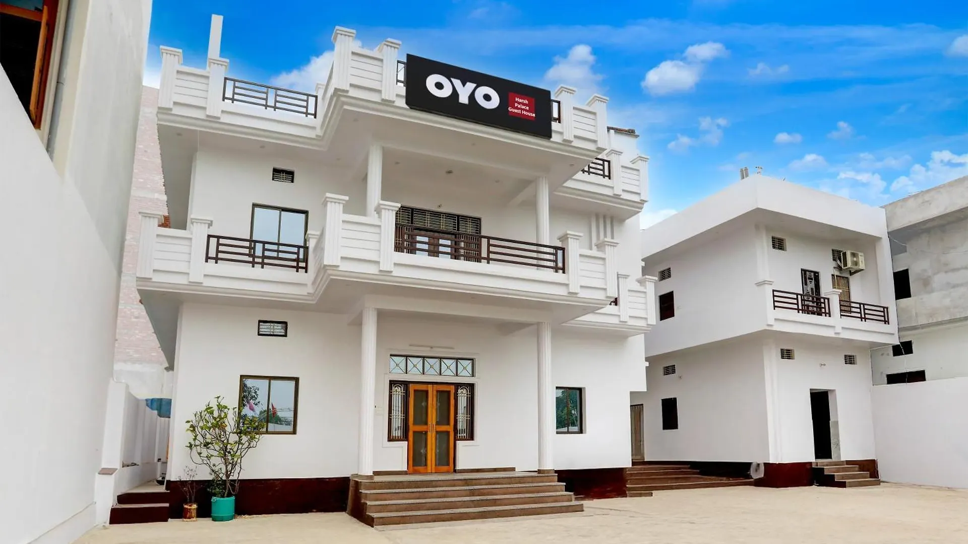 Hotel O Harsh Palace Guest House Varanasi
