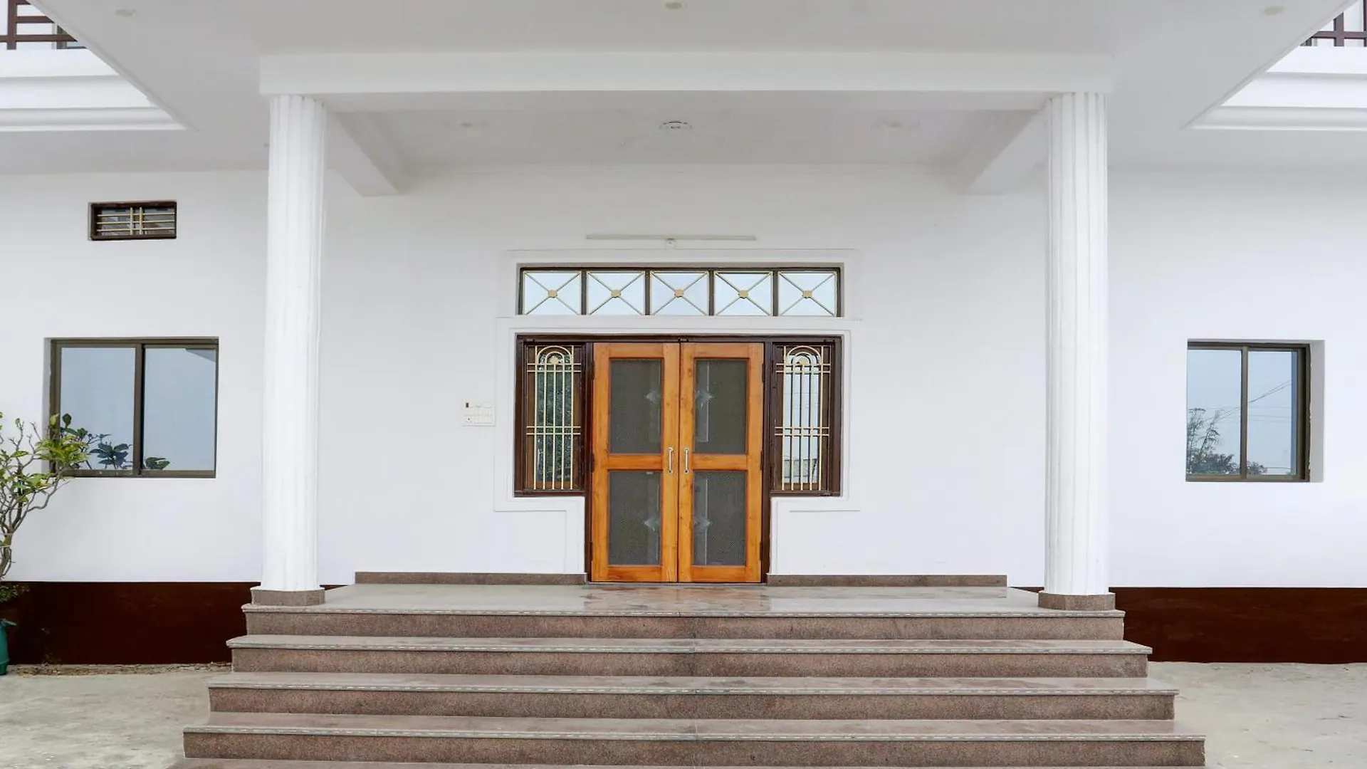 Hotel O Harsh Palace Guest House Varanasi