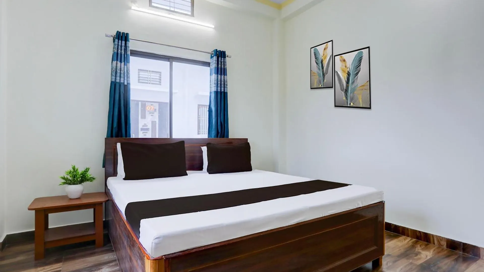 Hotel O Harsh Palace Guest House Varanasi