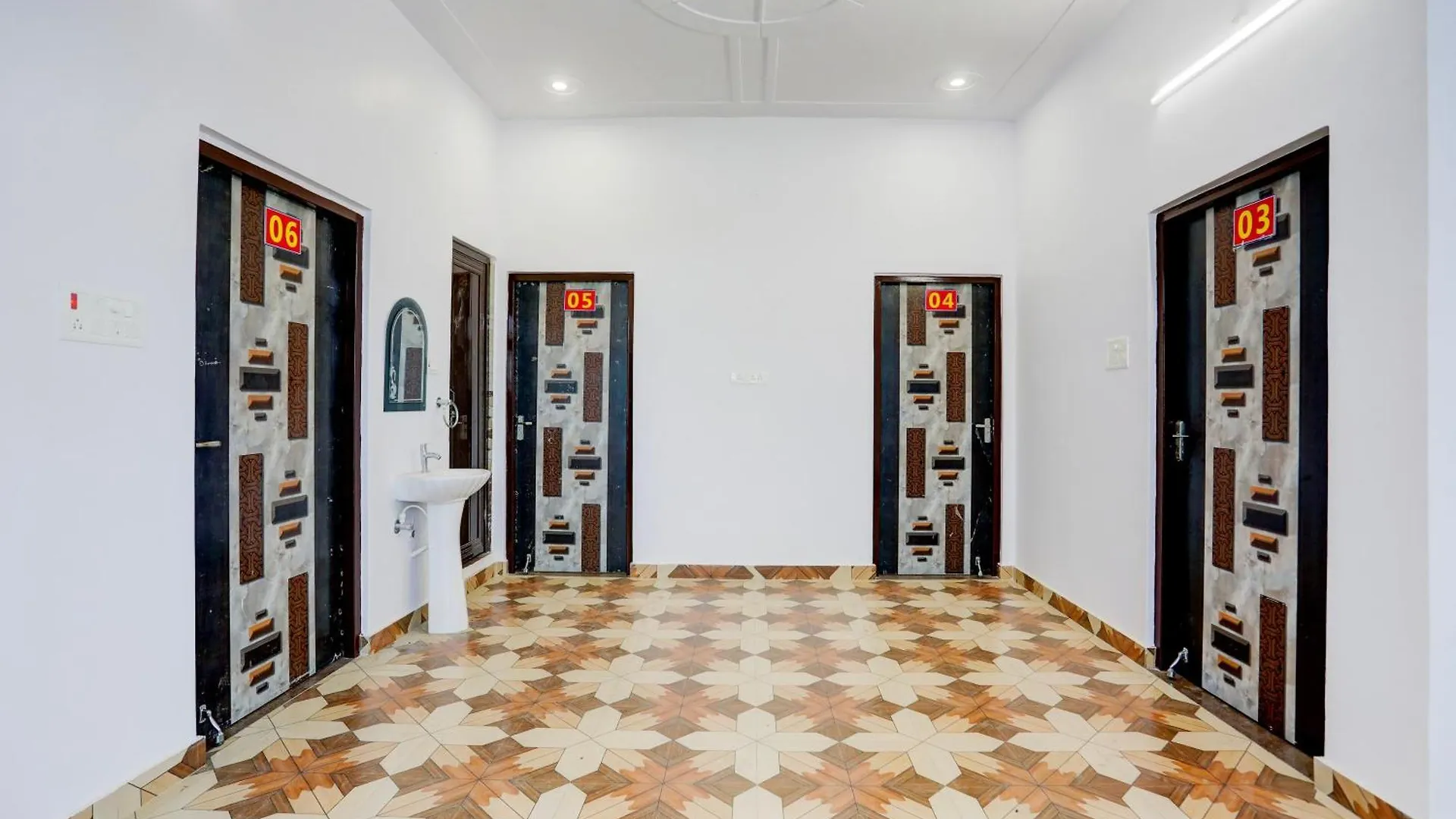 Hotel O Harsh Palace Guest House Varanasi