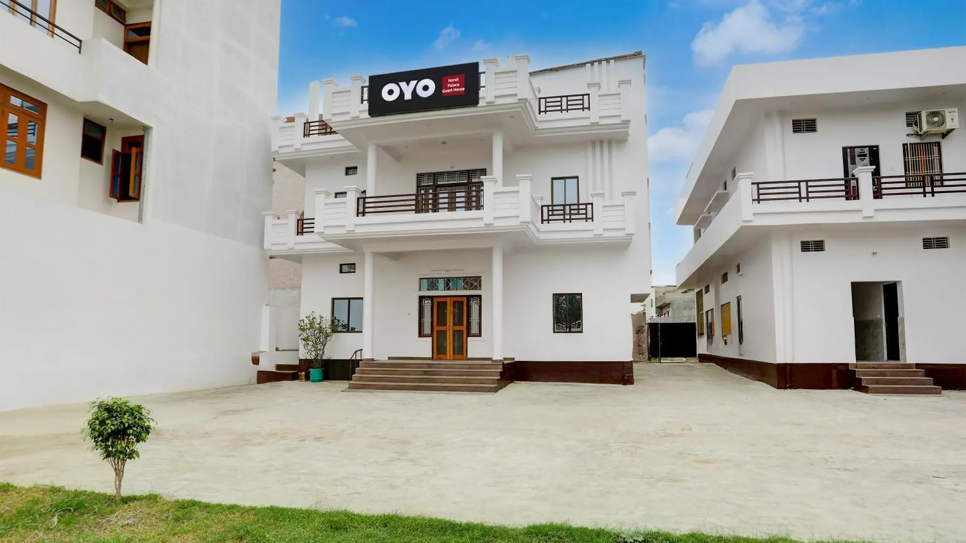 Hotel O Harsh Palace Guest House Varanasi